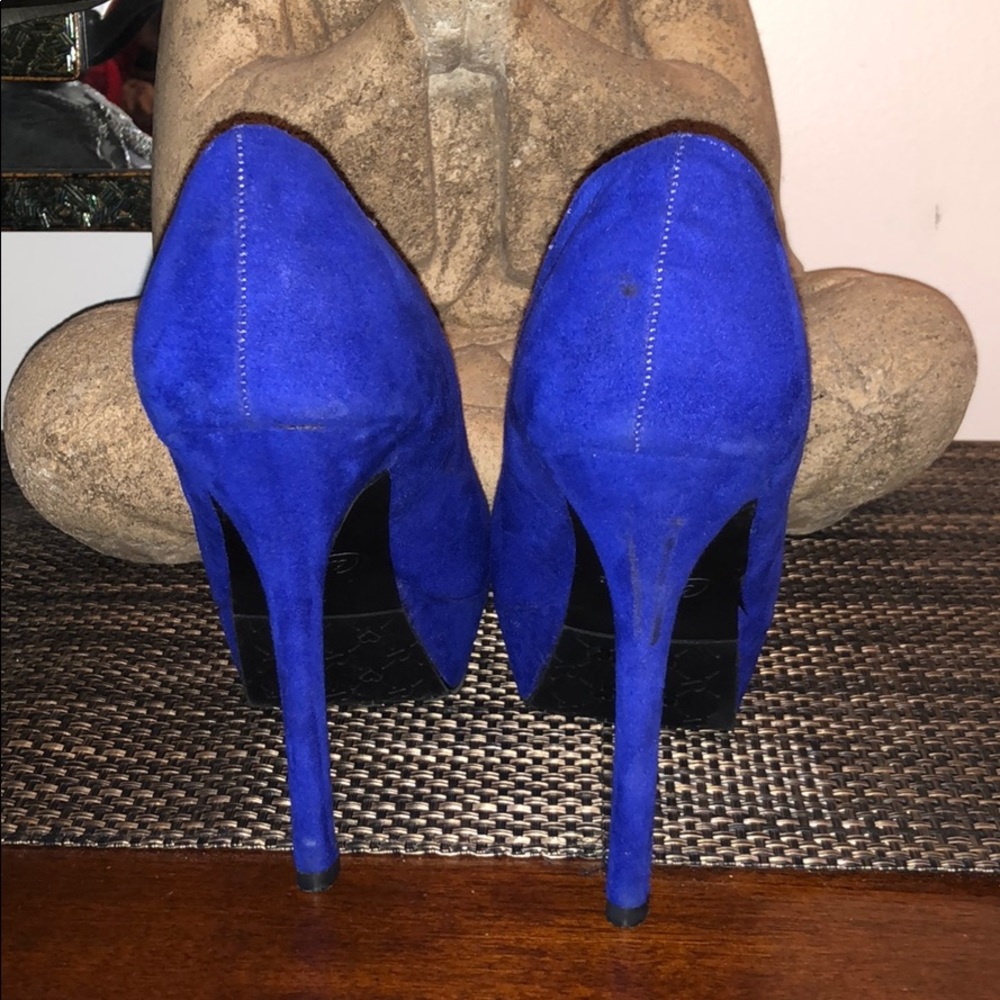 Suede Blue! - Picture 4 of 10